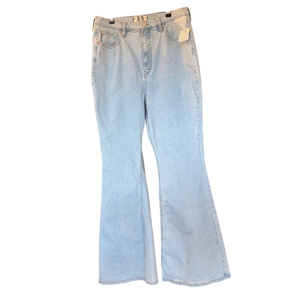 NWT We the Free Curvy Flare Jeans Size Free People 33